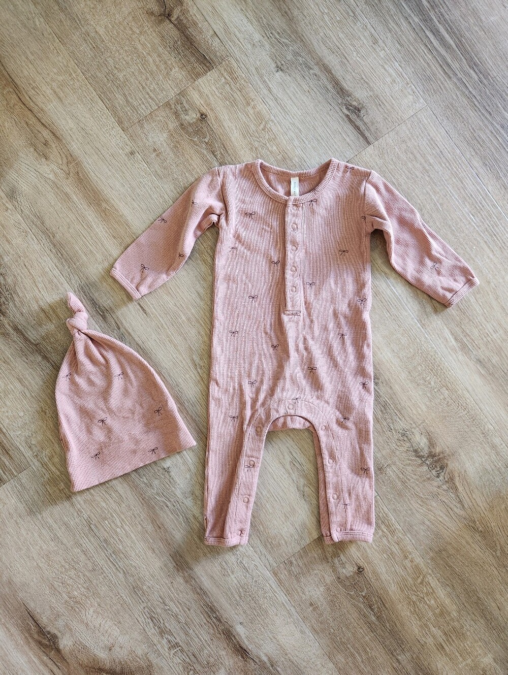Quincy Mae Bow Print Pink Ribbed Baby Jumpsuit and Knotted Hat Set 3-6 MONTHS